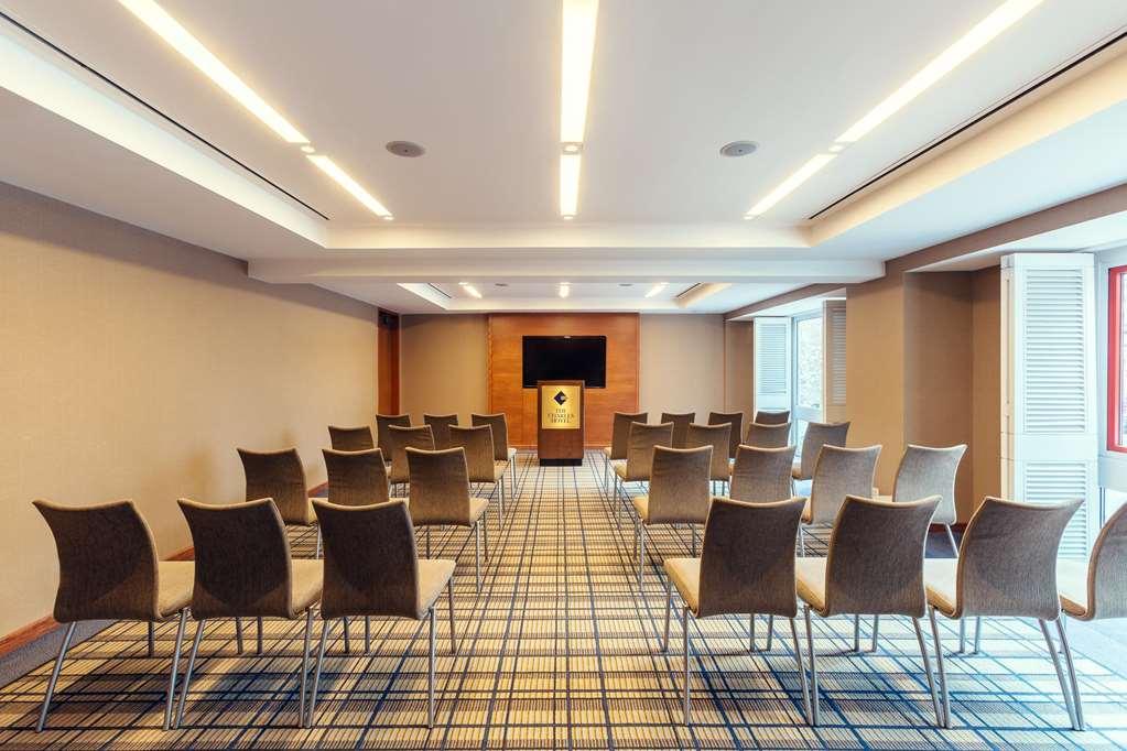 Hotel The Charles In Harvard Square 4*